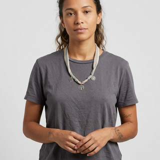 Statement Kette #3 aus Stoff Salbei & Creme mit silberfarbenen Anhängern – aus Lenzing™ Ecovero™ Viskose – Made in Germany – Emmilotta