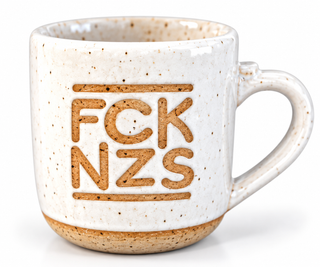 Tasse „FCK NZS“ aus Steinzeug – Odd Old Bird Pottery