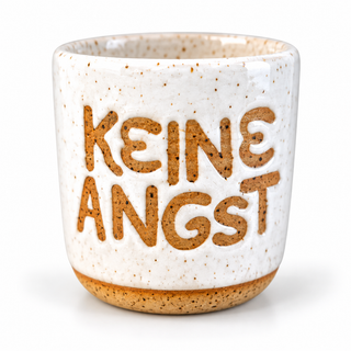 Becher „Keine Angst“ 300 ml aus Steinzeug – Odd Old Bird Pottery