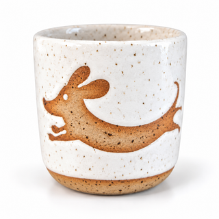 Becher „Running Dog“ 300 ml aus Steinzeug – Odd Old Bird Pottery