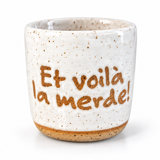 Becher „Et voilà la merde!“ 300 ml – Odd Old Bird Pottery