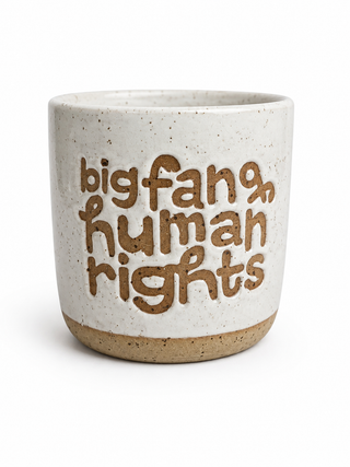 Keramikbecher „Big Fan of Human Rights“ – handgemacht – Steinzeug – 300 ml
