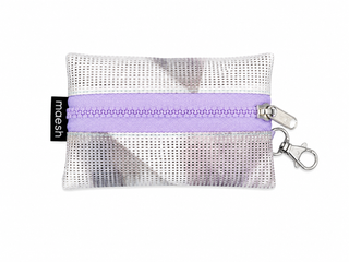 Doggi Bag Weiß/Grau Print #D – Mini-Beutel mit Karabiner aus Upcycling-Material, Unikat